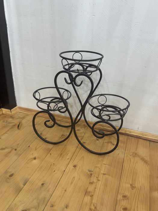 Продам подставку под цветы