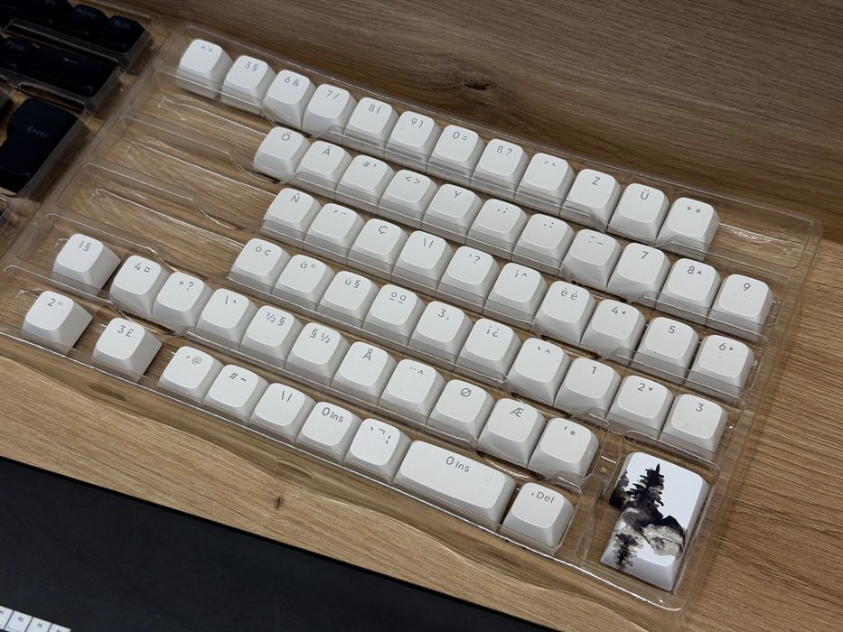 ЧИСТО НОВИ! DARK PROJECT Fuji Keycaps ANSI + ISO / PBT / Doubleshot & Dye-Sub / CSA