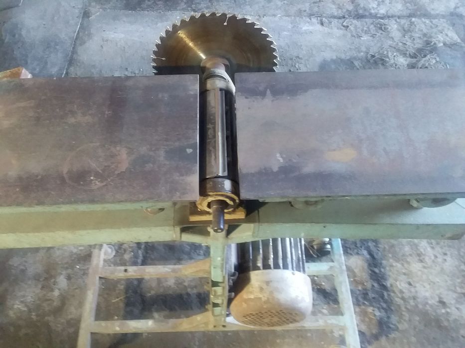 Продам станок деревообрабатывающий