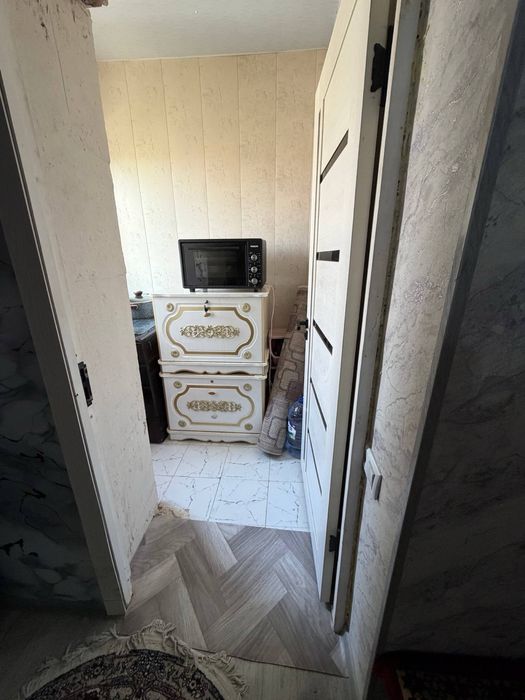 Продается 4 комнатная квартира. Чирчик. Троицк