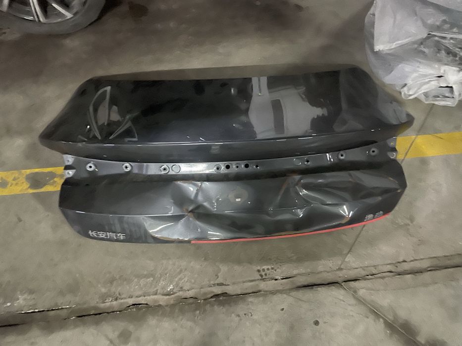 Продам крышка багажника changan eado