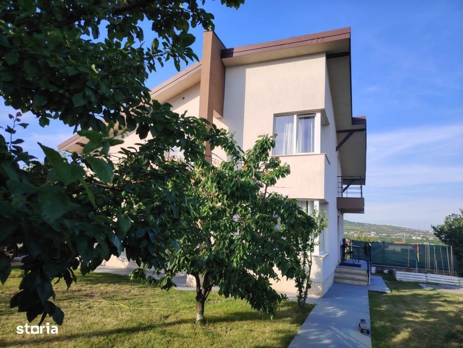 Casa cu gradina, garaj si acces facil spre oras la doar 2700 euro/mp