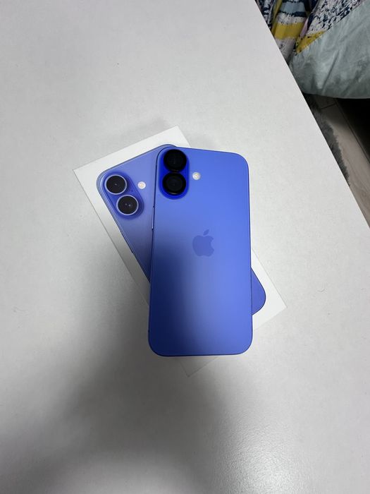 Vand iphone 16 de 128 impecabil