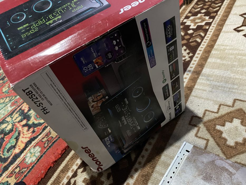 Lasetti mafon pioner mafon