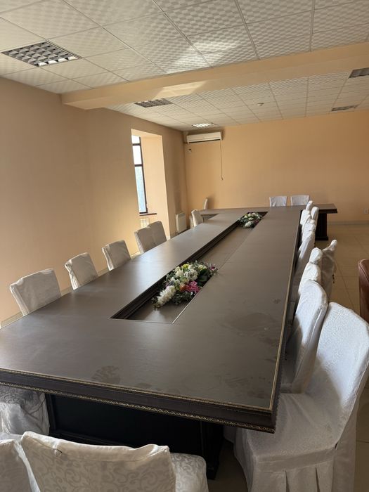 Стол для конференция