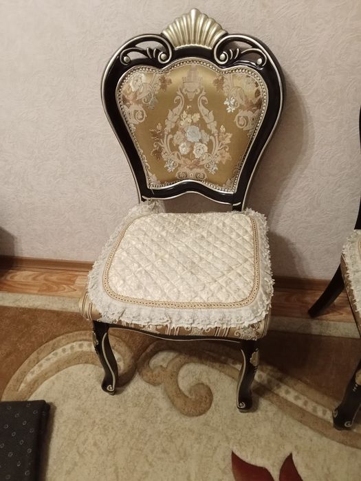 Продам добротные , качественные ,красивые  стулья