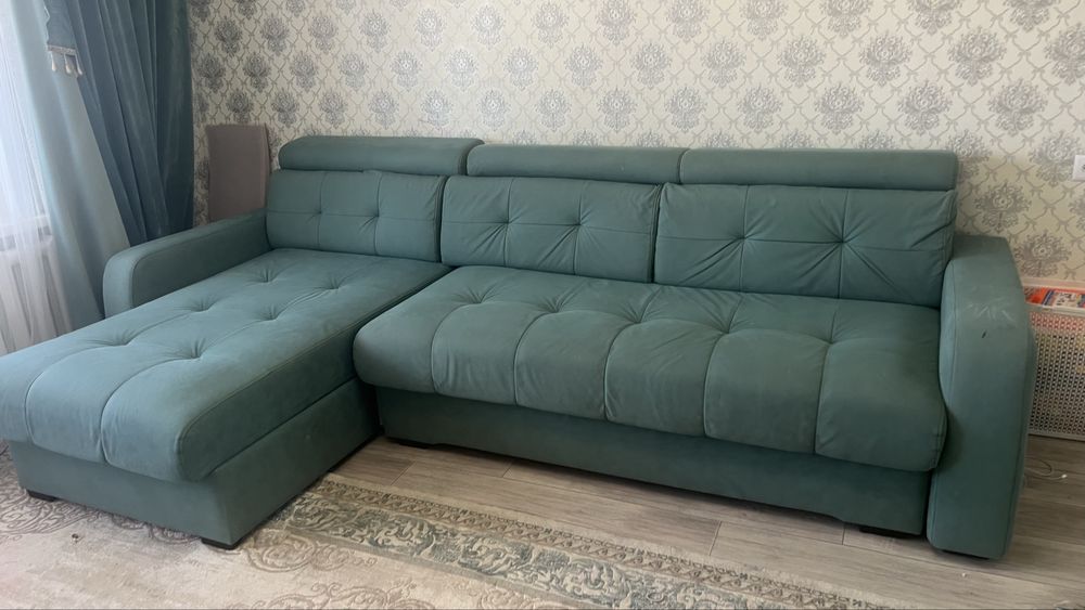 Продаю диван угловой