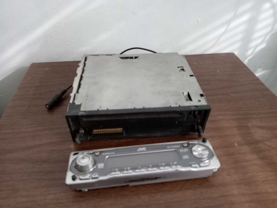 Продавам два CD плеара