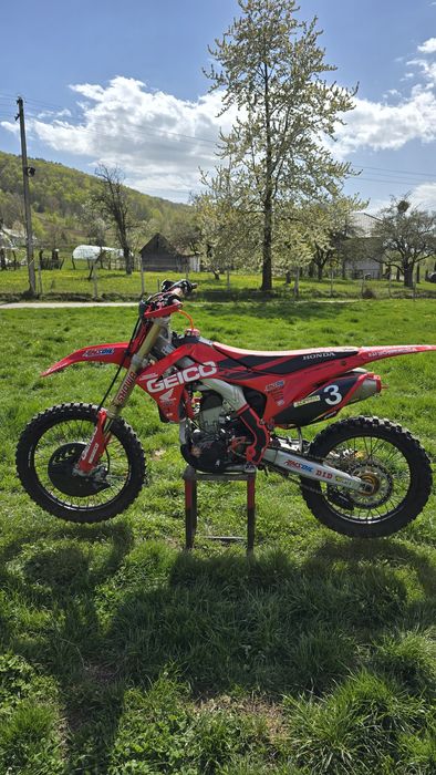 Vând Honda crf 250r
