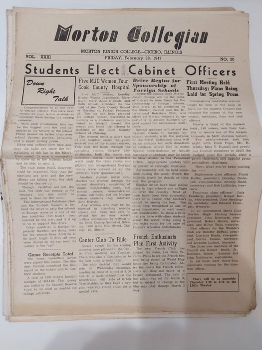 Продавам колекция стари вестници от Чикаго