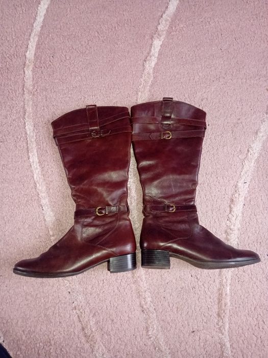 Vând haină de piele