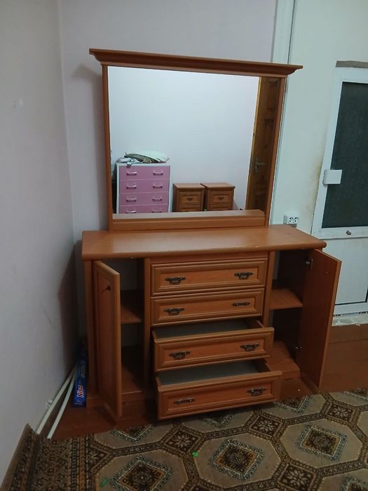 Срочно продаётся спальня гарнитура