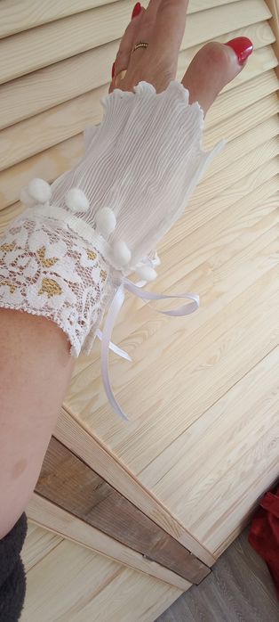 Set mansete si guler elegant!