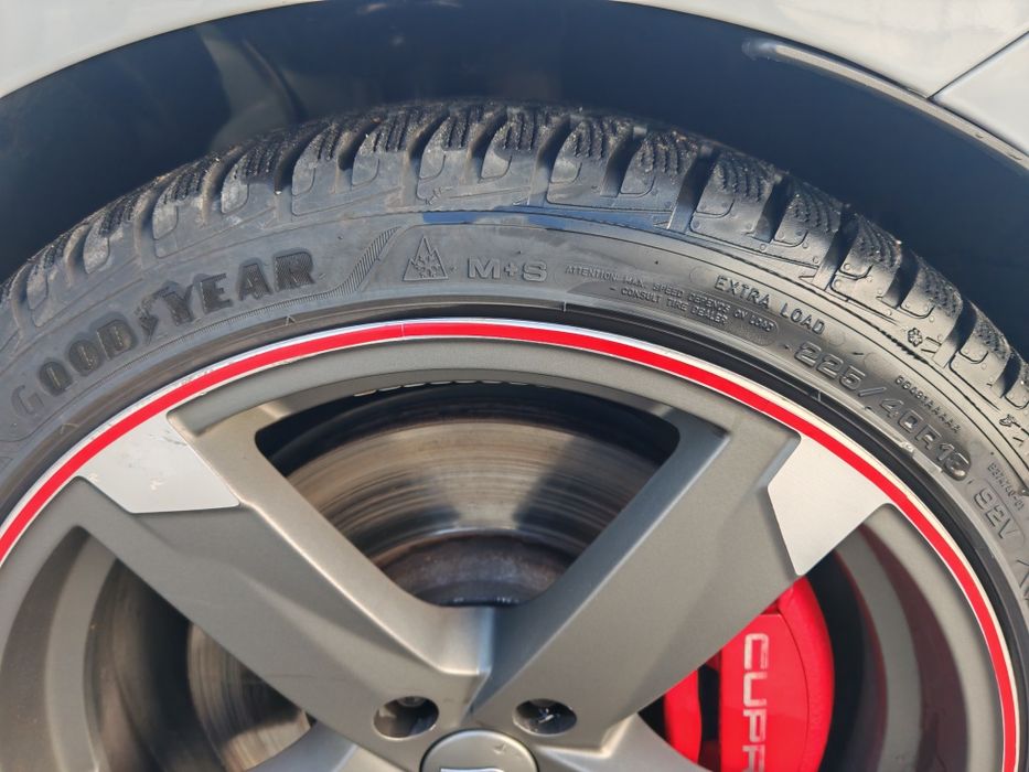 Jante 5x112 18" VW Seat Skoda Audi anvelope iarna 225 40 18 Goodyear