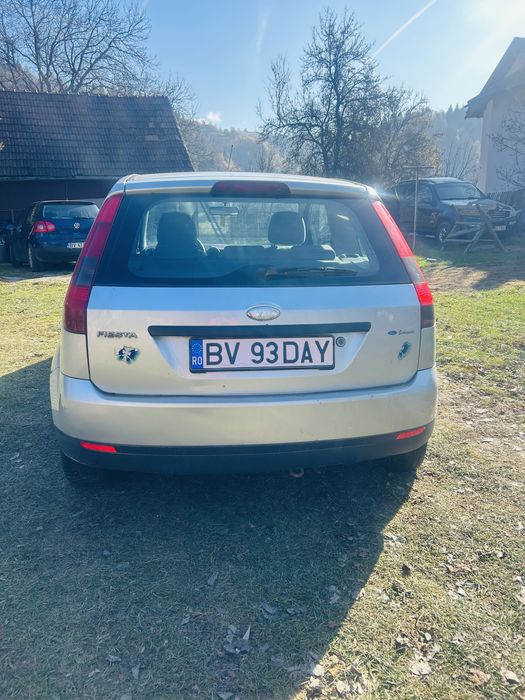 Ford fiesta, 2 uși, 2003