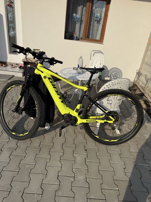 Giant electric  galben neon