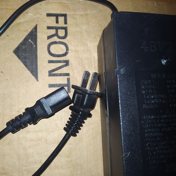 Зарядка для электрасамаката