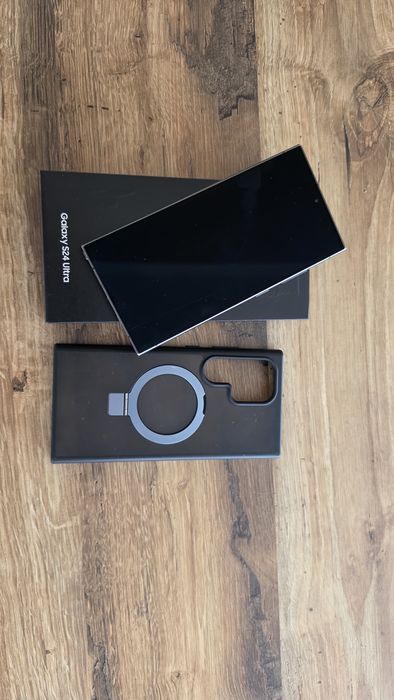 Samsung S24 Ultra – stare foarte bună, complet echipat