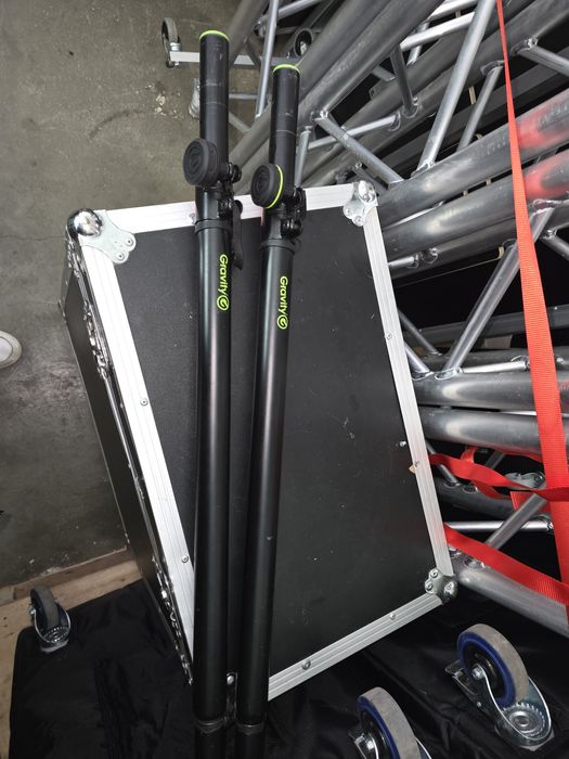 Gravity стойки-пилони