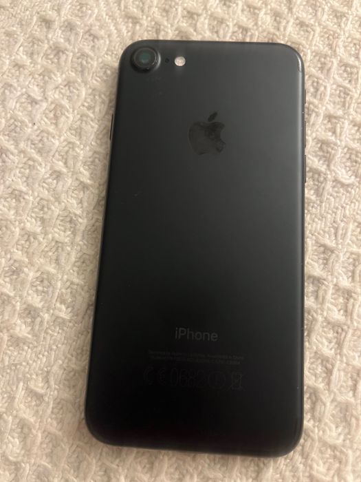 iPhone 7 с калъф добро състояние