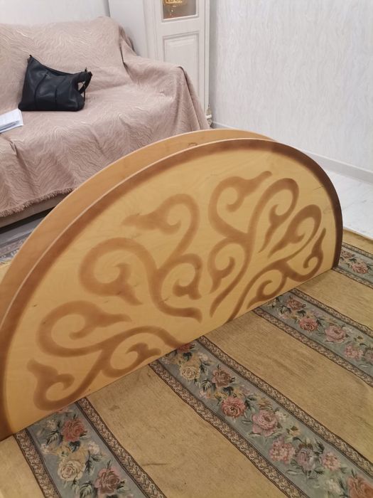 Продается деревянный круглый стол!