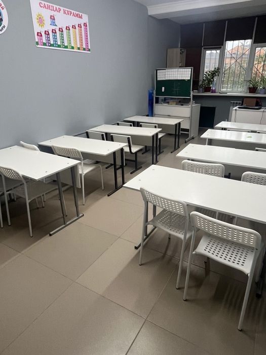 Продам парты со стульями 8 шт