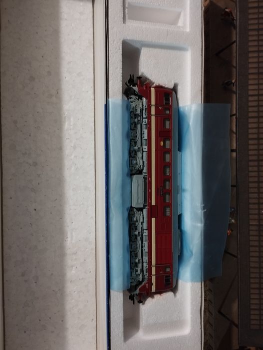 Дизелов локомотив Roco BR120 HO 1/87
