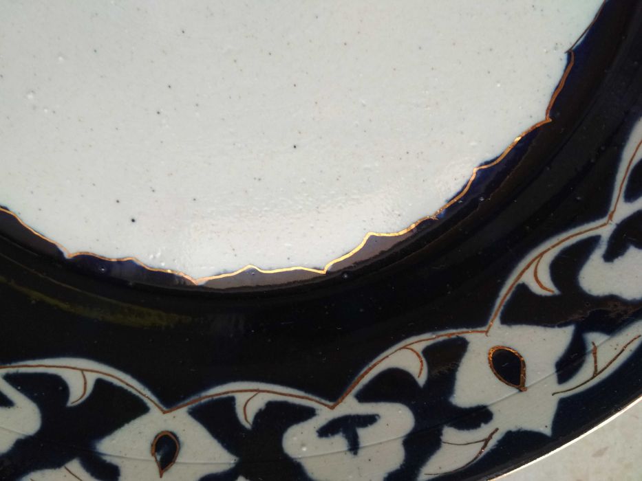 Посуда для дома. Ляган и мелкая тарелка .