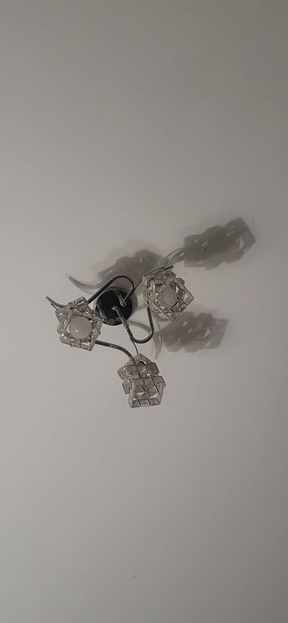 Продам люстру 3000