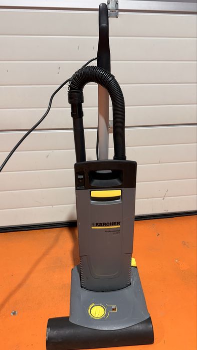 Aspirator Kärcher cu perie