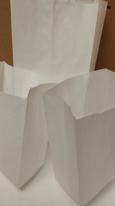 Ambalaj-pungi hartie albe rezistente la grasimi.