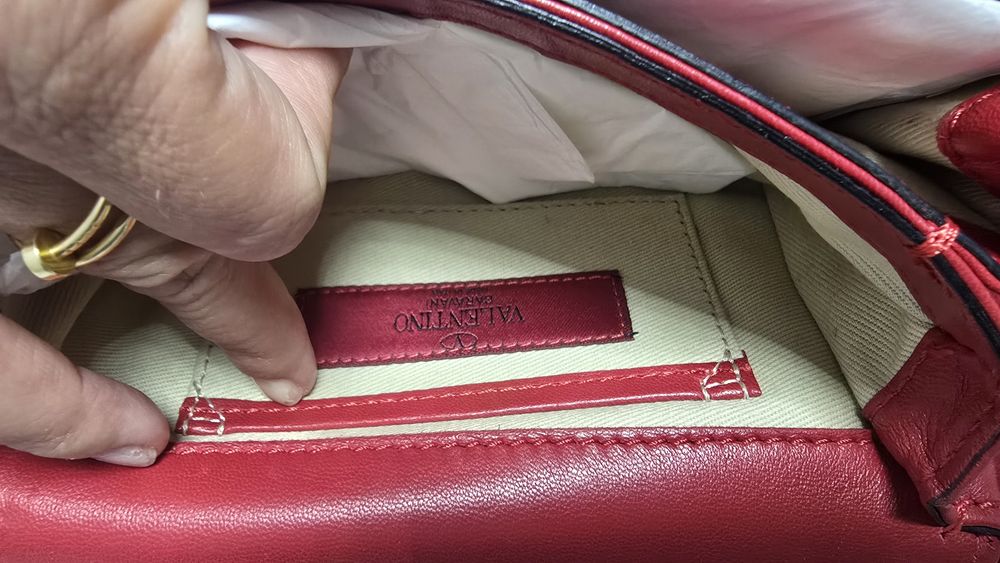 Geanta crossbody Valentino Garavani Vavavooom red,ca noua,piele,sacule
