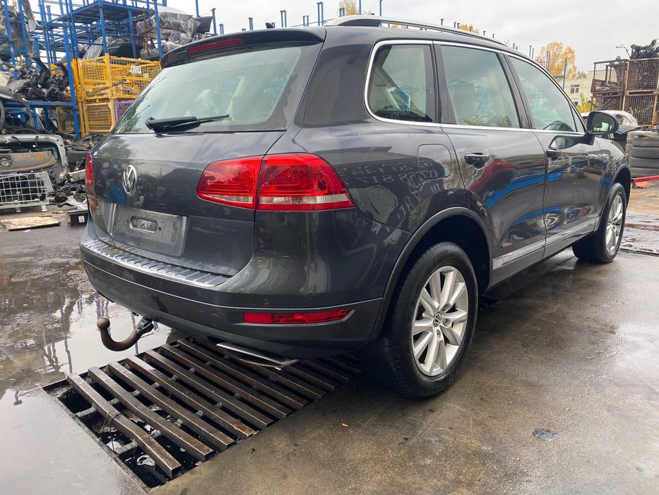 Dezmembrez VW touareg 7P 3.0 CAS 239 cp/bara/far/aripa/stop/capota/