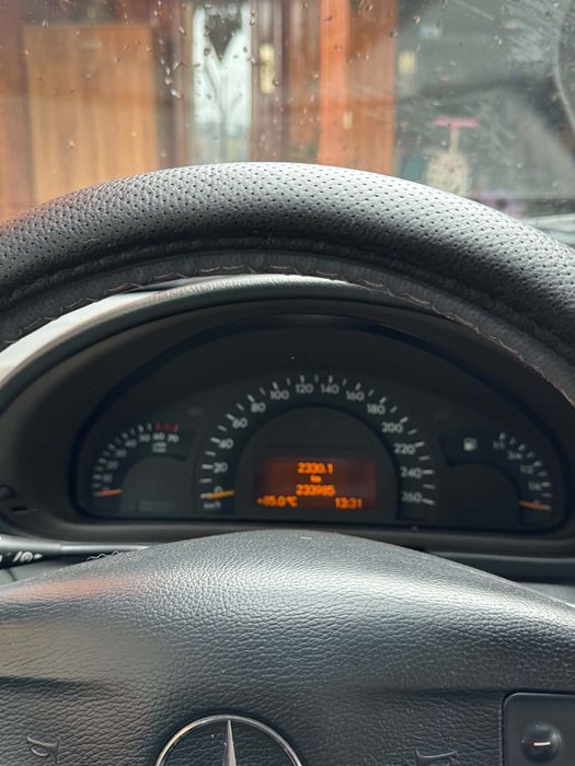 Mercedess C200.