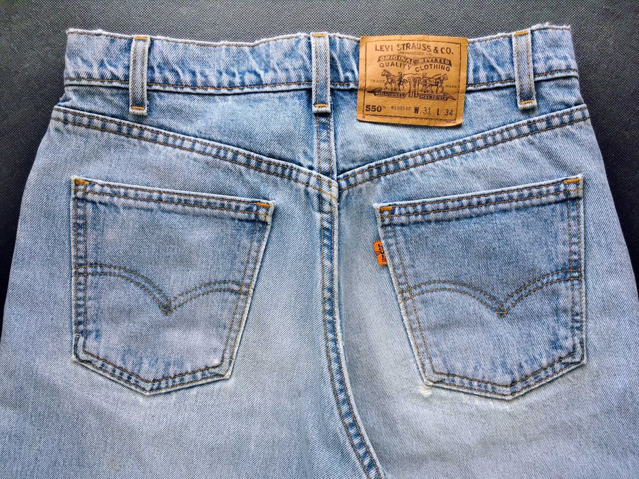 VINTAGE 1997 Made in U.S.A. LEVI'S® 550™ Orange Tab™ Jeans — W31 L32