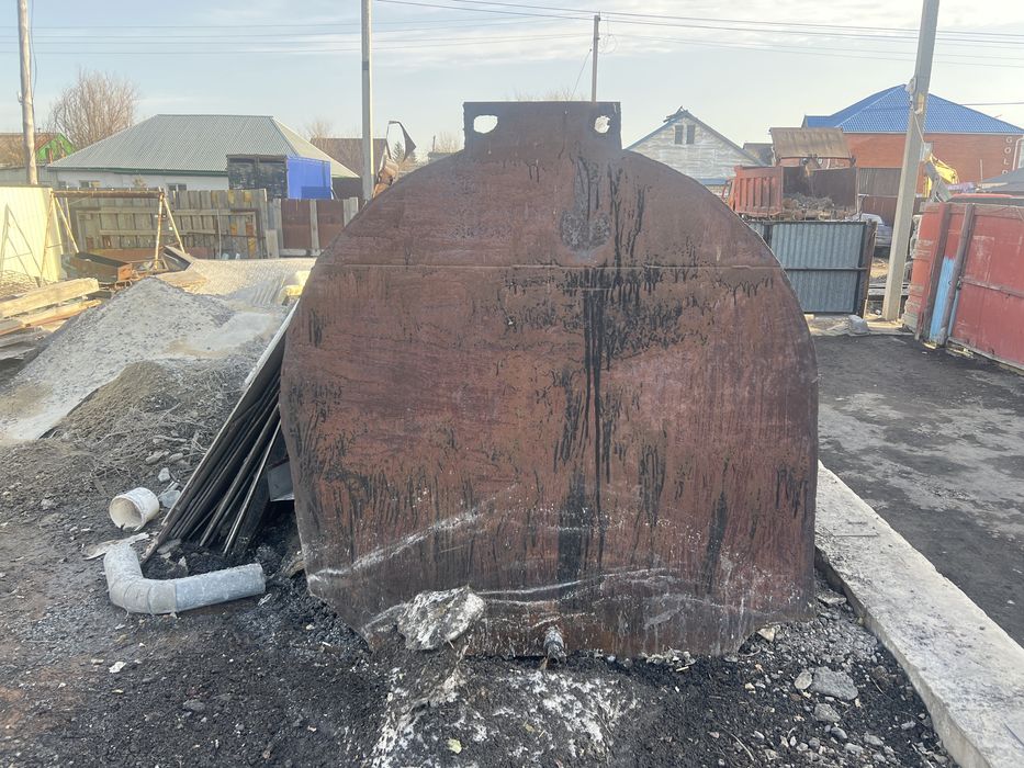 Продам срочно Емкость