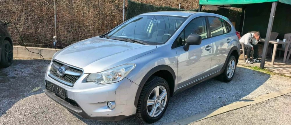 Продава се субару xv