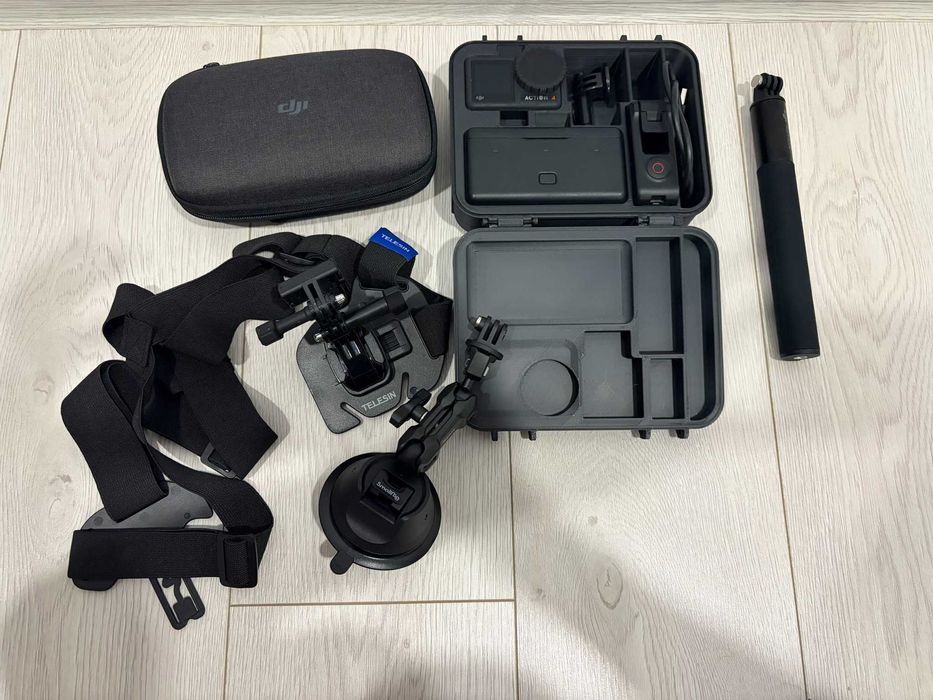 Camera Actiune DJI Osmo Action 4 Adventure Combo