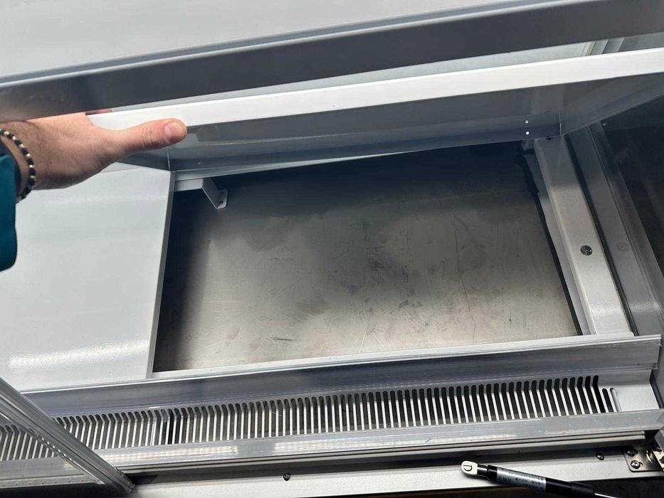 Vitrina frig semiverticala 131 cm plug-in / -1..+5 C / NOU / STOC