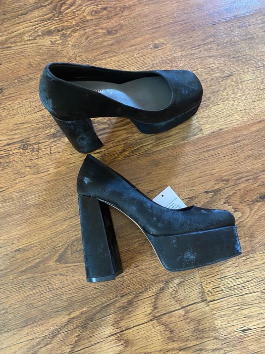 Обувки закупени от Tendenz чисто нови 35 номер но отговарят на 36!