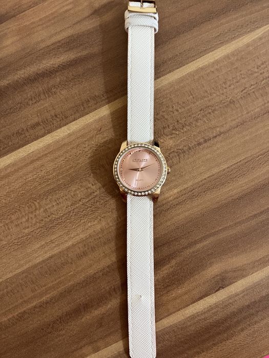 Часовник с батерия Oriflame