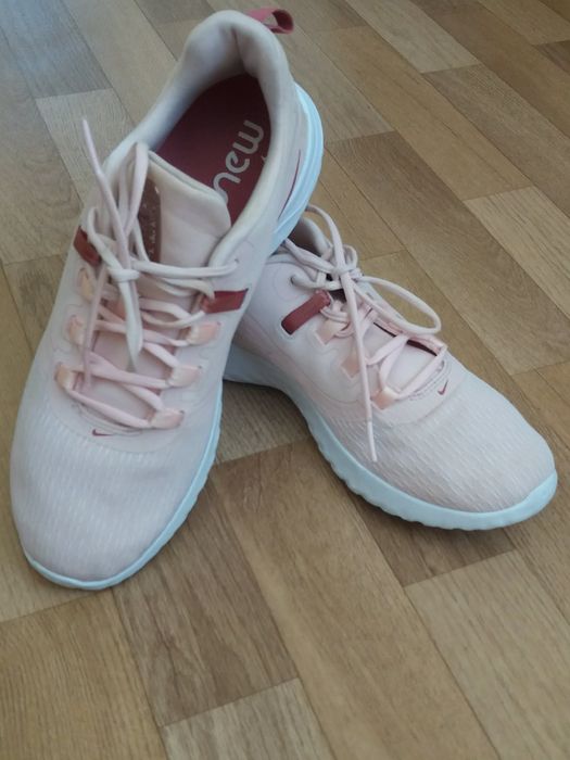 Дамски маратонки Nike