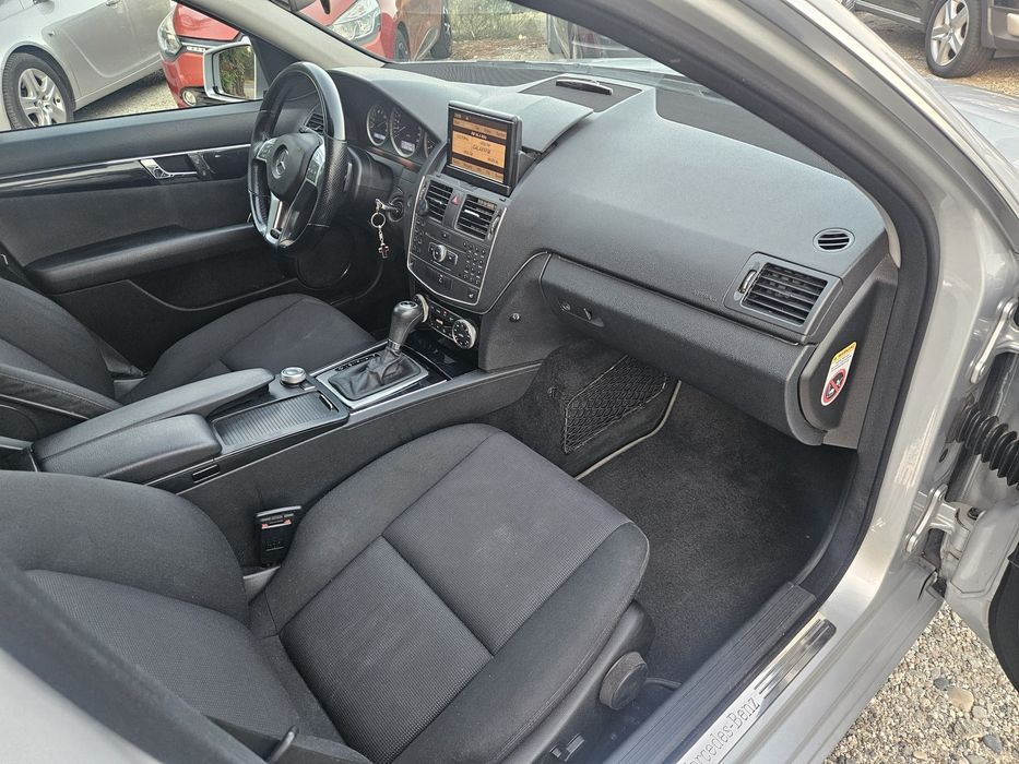 Mercedes-Benz C180d ~ Berlina, 136 Cp/ Euro 5/Navi/Senz park/Sc incalz
