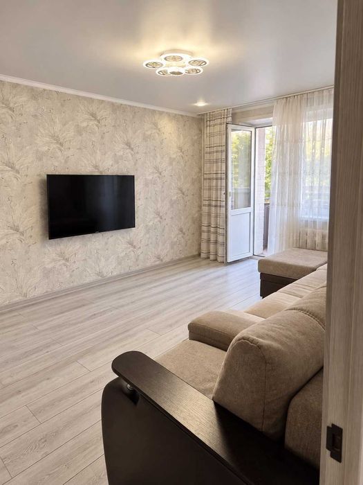 Продам 2-комн квартиру р-н 8 школы