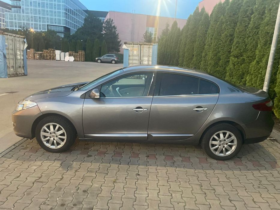 Vând Renault fluence 1.6 4500 €