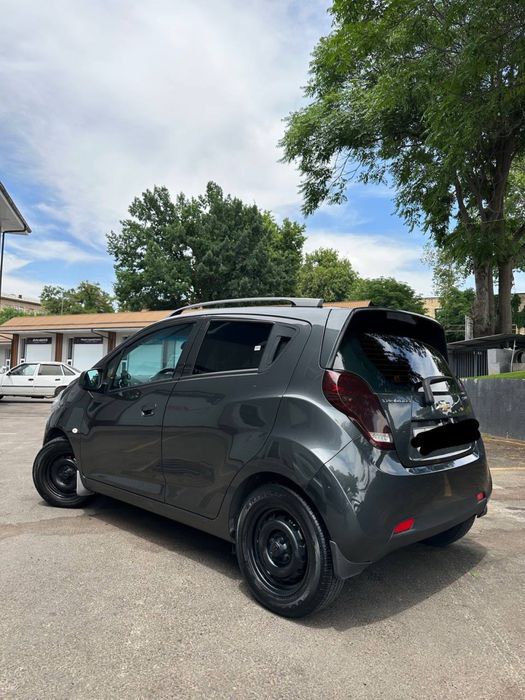 Продается спарк 2019 года механика