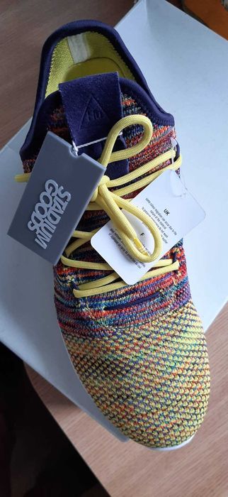 Продават се чисто нови обувки ADIDAS PHARRELL WILLIAMS Mult-color