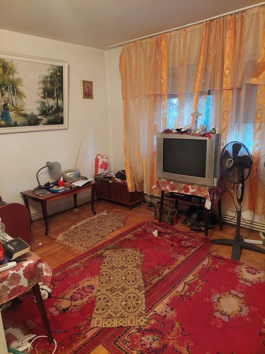 / Apartament  3  Camere   Etaj 1   / RM SĂRAT /
