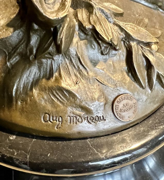 Statuetă din Bronz pe soclu de Marmură - Cupidon