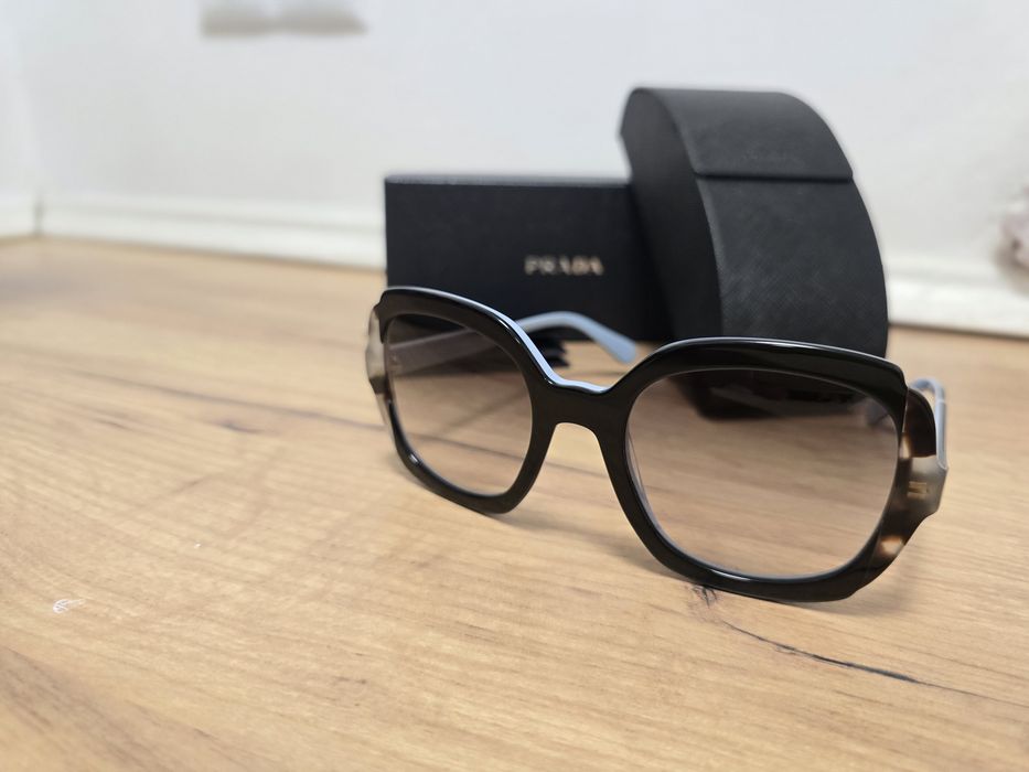 Слънчеви очила Prada